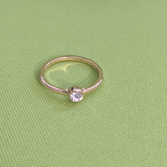 Gold Tone and Rhinestone Ring - Picture 3 of 6